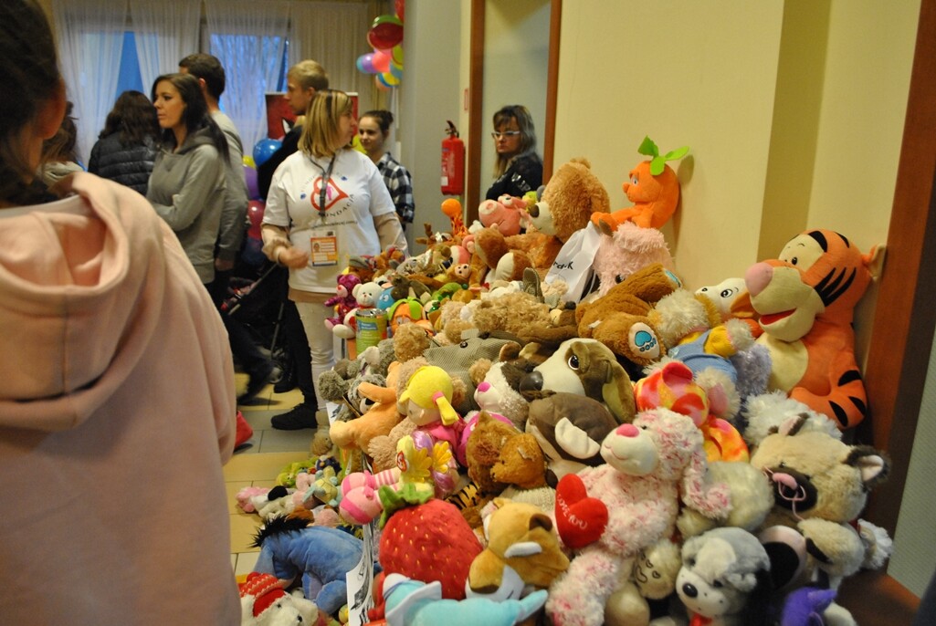 18 listopada 2018 roku w bielszowickim Domu Kultury odbył się Charytatywny Koncert dla Kacperka, który walczy o życie, a dla którego w mieście od jakiegoś czasu trwają zbiórki pieniędzy przy okazji różnych wydarzeń, o których pisaliśmy na naszych łamach.