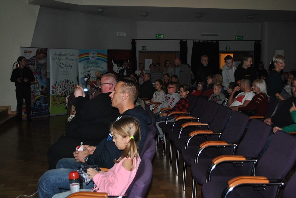 18 listopada 2018 roku w bielszowickim Domu Kultury odbył się Charytatywny Koncert dla Kacperka, który walczy o życie, a dla którego w mieście od jakiegoś czasu trwają zbiórki pieniędzy przy okazji różnych wydarzeń, o których pisaliśmy na naszych łamach.