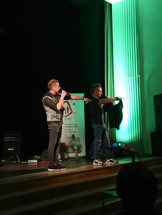 18 listopada 2018 roku w bielszowickim Domu Kultury odbył się Charytatywny Koncert dla Kacperka, który walczy o życie, a dla którego w mieście od jakiegoś czasu trwają zbiórki pieniędzy przy okazji różnych wydarzeń, o których pisaliśmy na naszych łamach.