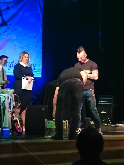 18 listopada 2018 roku w bielszowickim Domu Kultury odbył się Charytatywny Koncert dla Kacperka, który walczy o życie, a dla którego w mieście od jakiegoś czasu trwają zbiórki pieniędzy przy okazji różnych wydarzeń, o których pisaliśmy na naszych łamach.