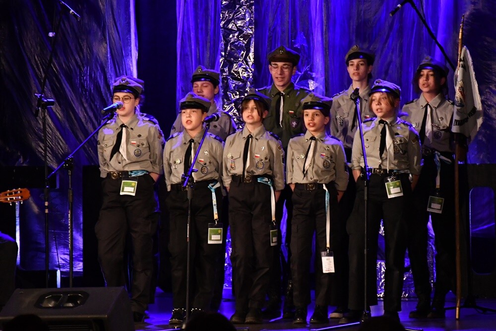 W żeglarskim klimacie przebiegła tegoroczna edycja Festiwalu Piosenki Harcerskiej i Turystycznej "Cmok Song". W miniony weekend prawie 400 uczestników po raz 29. zaprezentowało swoje wokalne i muzyczne talenty. 

fot. Jacek Knapik