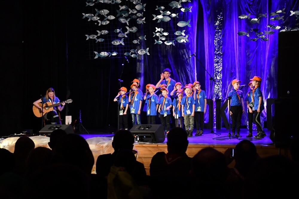 W żeglarskim klimacie przebiegła tegoroczna edycja Festiwalu Piosenki Harcerskiej i Turystycznej "Cmok Song". W miniony weekend prawie 400 uczestników po raz 29. zaprezentowało swoje wokalne i muzyczne talenty. 

fot. Jacek Knapik