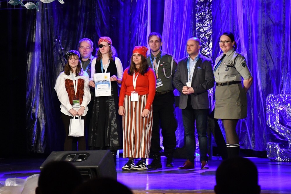 W żeglarskim klimacie przebiegła tegoroczna edycja Festiwalu Piosenki Harcerskiej i Turystycznej "Cmok Song". W miniony weekend prawie 400 uczestników po raz 29. zaprezentowało swoje wokalne i muzyczne talenty. 

fot. Jacek Knapik