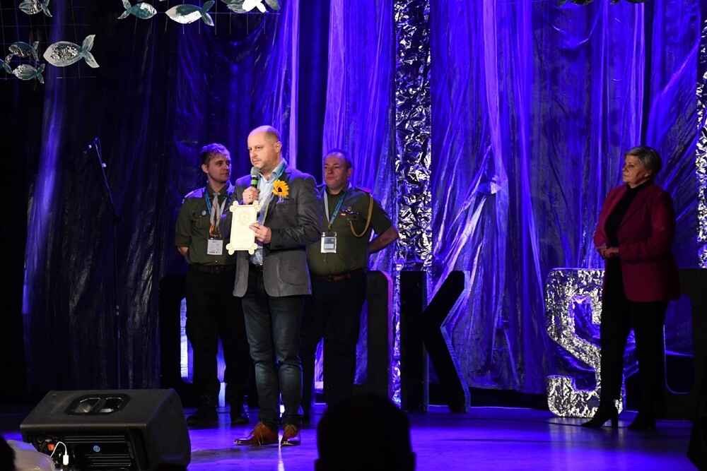 W żeglarskim klimacie przebiegła tegoroczna edycja Festiwalu Piosenki Harcerskiej i Turystycznej "Cmok Song". W miniony weekend prawie 400 uczestników po raz 29. zaprezentowało swoje wokalne i muzyczne talenty. 

fot. Jacek Knapik