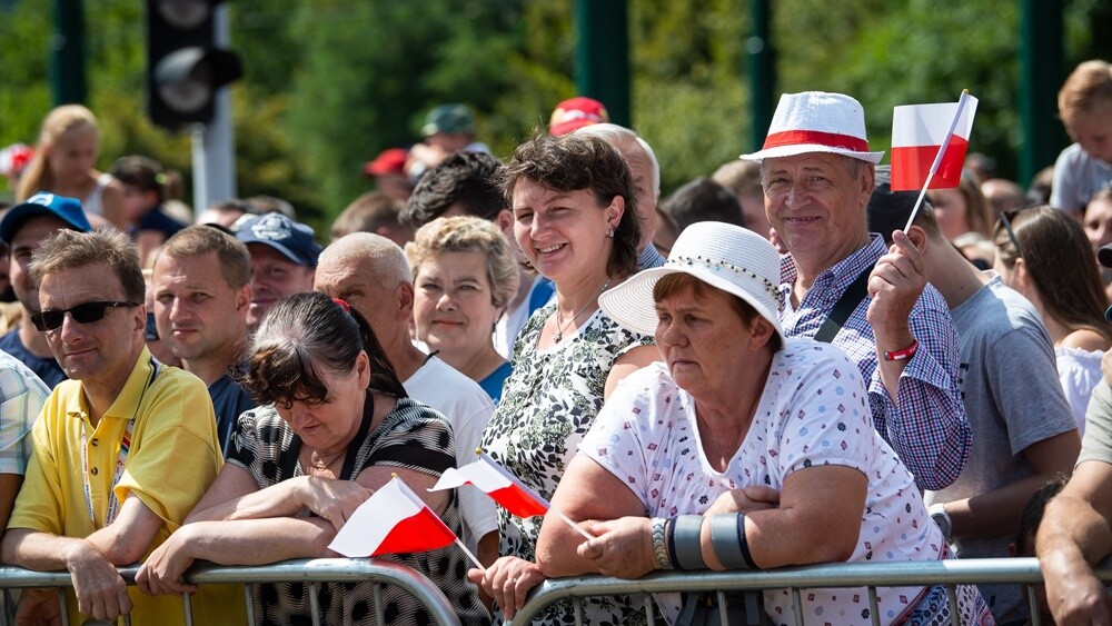 15 sierpnia, w Katowicach odbyła się defilada Wierni Polsce – kulminacyjny punkt tegorocznych obchodów Święta Wojska Polskiego. W uroczystości uczestniczył m.in. prezydent Andrzej Duda oraz premier Mateusz Morawiecki. Ulicami Katowic przedefilowało blisko 2600 żołnierzy.