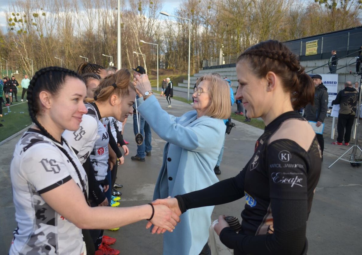 Dramatyczne wydarzenia w najnowszym turnieju Mistrzostw Polski Kobiet Rugby 7 - drużyna Diablice Rugby Ruda Śląska niestety spadła z Ekstraligi. Co stało się podczas V turnieju i jakie perspektywy czekają teraz na rudzianki? / fot. K.S. Rugby Ruda Śląska