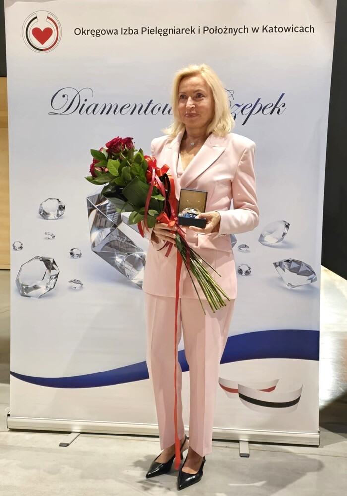 Diamentowy Czepek – wyróżnienia trafiły do pielęgniarek i położnych w Świętochłowicach. / fot. ZOZ Świętochłowice