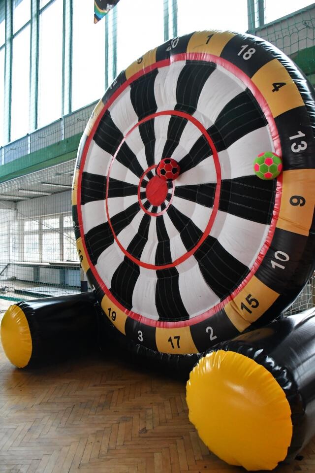 Trwa "Dmuchane Zakończenie Ferii". Atrakcji dla dzieci jest tutaj co niemiara! / fot. Jacek Knapik