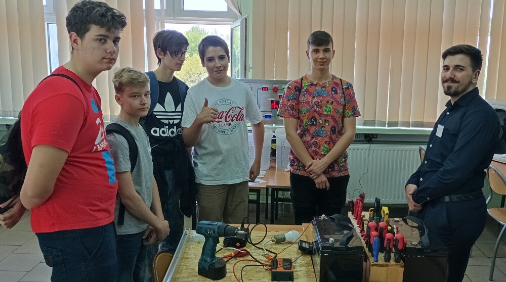 10 maja w murach ZS nr 6 im. Mikołaja Kopernika goszczono uczniów i rodziców klas ósmych szkół podstawowych, którzy zapoznali się z ofertą placówki.

fot. ZS6