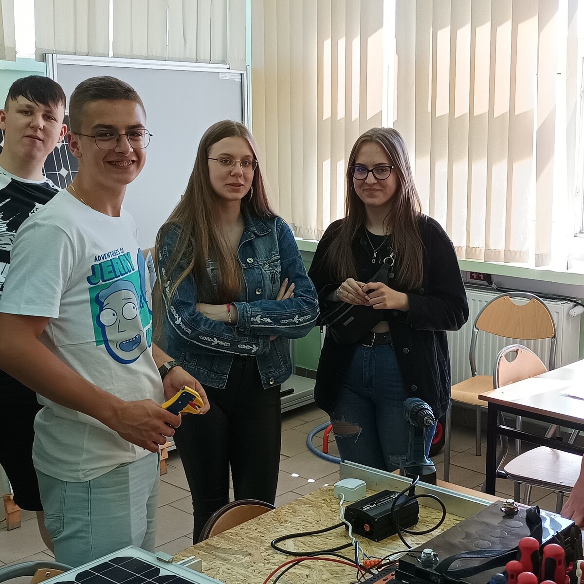 10 maja w murach ZS nr 6 im. Mikołaja Kopernika goszczono uczniów i rodziców klas ósmych szkół podstawowych, którzy zapoznali się z ofertą placówki.

fot. ZS6