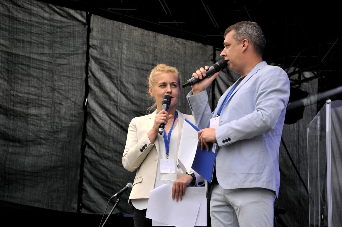 Ruda Śląska obchodzi 60. urodziny - z tej okazji Dni Rudy Śląskiej w tym roku będą trwały aż cztery dni! Pierwszego dnia obchodziliśmy również Święto Herbu Miasta, był to zatem dzień wypełniony uroczystościami, a zakończony fantastyczną zabawą pod sceną, na której wystąpił zespół KOMBI.