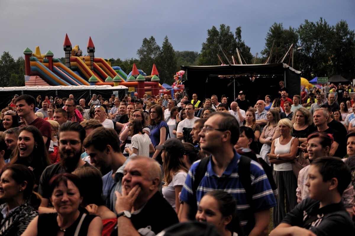 Ruda Śląska obchodzi 60. urodziny - z tej okazji Dni Rudy Śląskiej w tym roku będą trwały aż cztery dni! Pierwszego dnia obchodziliśmy również Święto Herbu Miasta, był to zatem dzień wypełniony uroczystościami, a zakończony fantastyczną zabawą pod sceną, na której wystąpił zespół KOMBI.