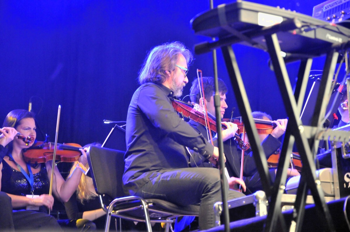 Ruda Śląska obchodzi 60. urodziny - z tej okazji Dni Rudy Śląskiej w tym roku będą trwały aż cztery dni! Pierwszego dnia obchodziliśmy również Święto Herbu Miasta, był to zatem dzień wypełniony uroczystościami, a zakończony fantastyczną zabawą pod sceną, na której wystąpił zespół KOMBI.