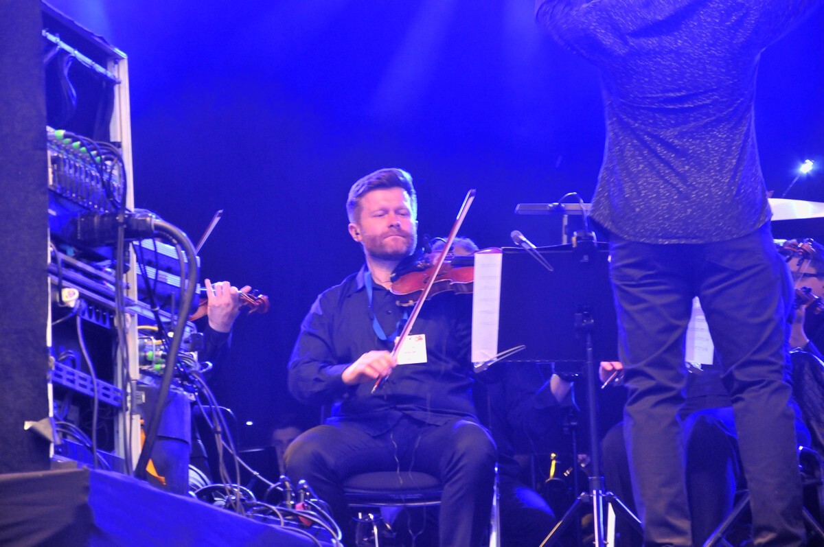 Ruda Śląska obchodzi 60. urodziny - z tej okazji Dni Rudy Śląskiej w tym roku będą trwały aż cztery dni! Pierwszego dnia obchodziliśmy również Święto Herbu Miasta, był to zatem dzień wypełniony uroczystościami, a zakończony fantastyczną zabawą pod sceną, na której wystąpił zespół KOMBI.