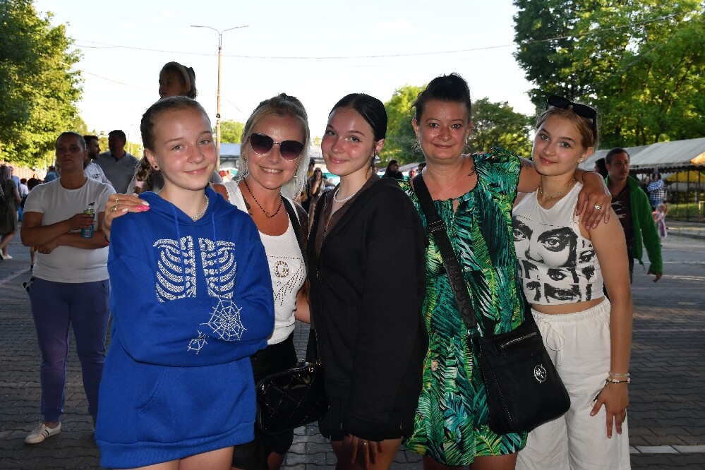 Po czterech latach powróciły Dni Rudy Śląskiej! Wczoraj na scenie zagrały zespoły CoverNostra, Oberschlesien i Mary Spolsky. W finałowym koncercie Zespołu Dżem  uczestniczyło ponad 7 tysięcy osób! Zobaczcie zdjęcia i filmy!

fot. Jacek Knapik