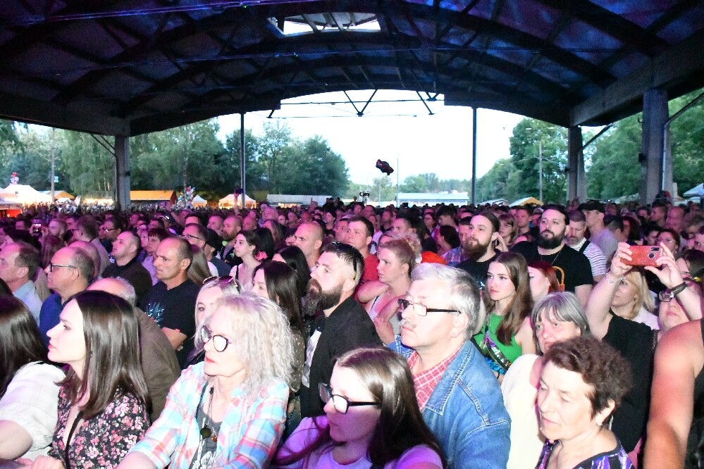 Po czterech latach powróciły Dni Rudy Śląskiej! Wczoraj na scenie zagrały zespoły CoverNostra, Oberschlesien i Mary Spolsky. W finałowym koncercie Zespołu Dżem  uczestniczyło ponad 7 tysięcy osób! Zobaczcie zdjęcia i filmy!

fot. Jacek Knapik
