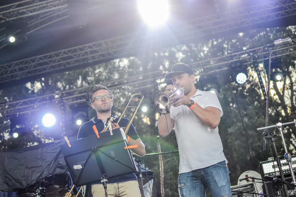 Za nami pierwszy, bardzo udany dzień obchodów Święta Miasta. Na scenie królował rock, a przed sceną pojawiły się setki widzów. My też tam byliśmy, mamy dla Was prawie setkę zdjęć!