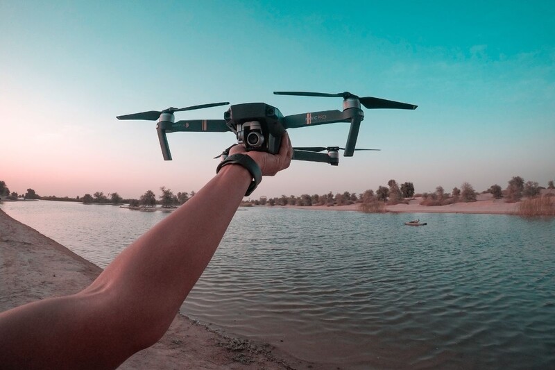 Do jakich zastosowań warto wybrać drona z kamerą termowizyjną?