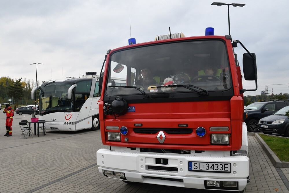 W sobotę na terenie Stadionu Lekkoatletycznego w Rudzie Śląskiej odbyło się wydarzenie „Dobro za Dobro”. Impreza miała charakter charytatywny - cały dochód zebrany podczas imprezy zostanie przekazany na rzecz braci bliźniaków z Rudy Śląskiej - Maćka i Piotrka – podopiecznych Fundacji Aktywni My.

fot. Jacek Knapik