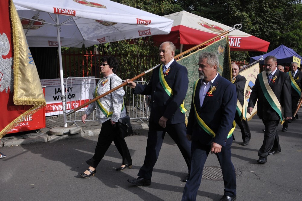 W tym roku po raz pierwszy w Rudzie Śląskiej uroczyście obchodziliśmy dożynki, które rozpoczęły się mszą świętą w kościele pw. św. Wawrzyńca na Wirku, a zakończyły wspaniałą zabawą na miejskim targowisku.