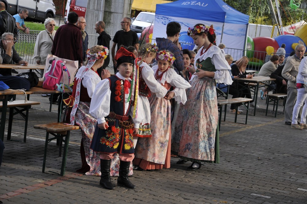 W tym roku po raz pierwszy w Rudzie Śląskiej uroczyście obchodziliśmy dożynki, które rozpoczęły się mszą świętą w kościele pw. św. Wawrzyńca na Wirku, a zakończyły wspaniałą zabawą na miejskim targowisku.