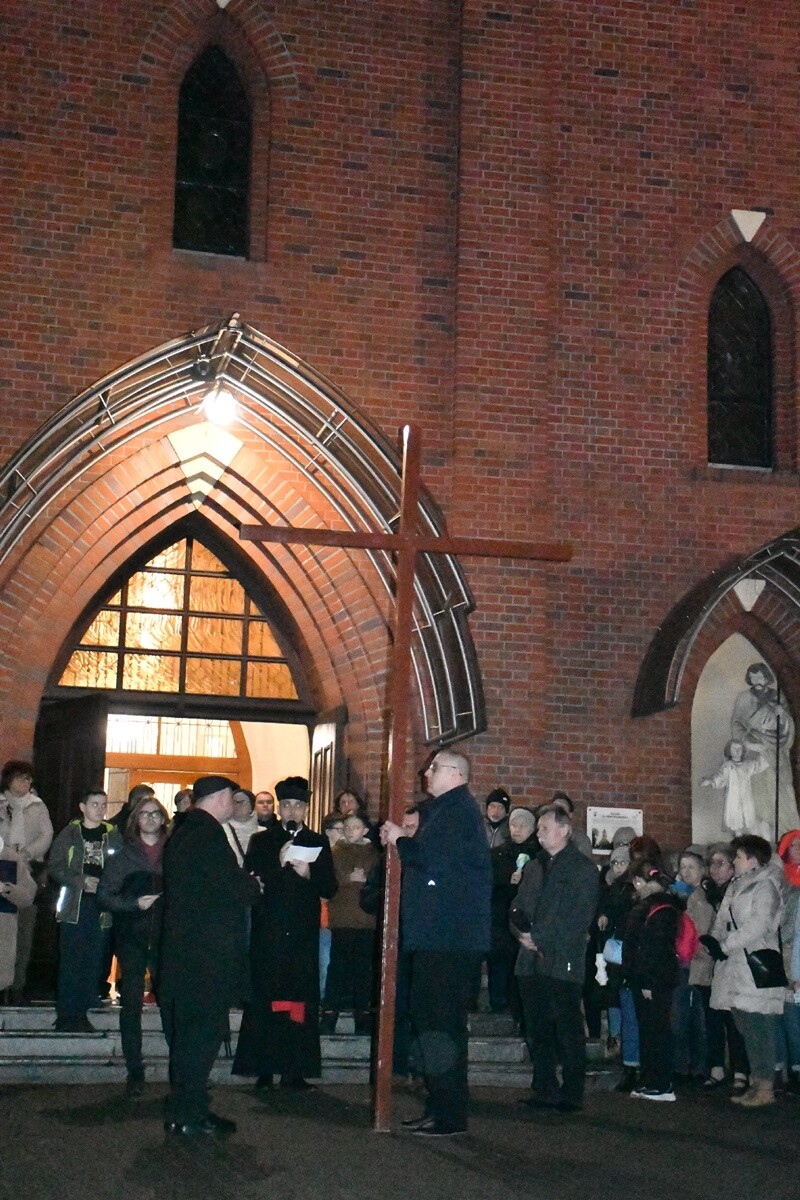 Droga Krzyżowa ulicami miasta. / fot. Jacek Knapik