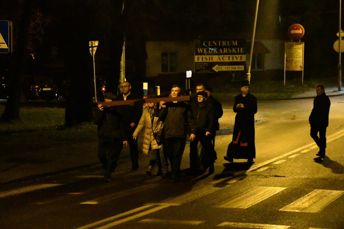 Droga Krzyżowa ulicami miasta. / fot. Jacek Knapik
