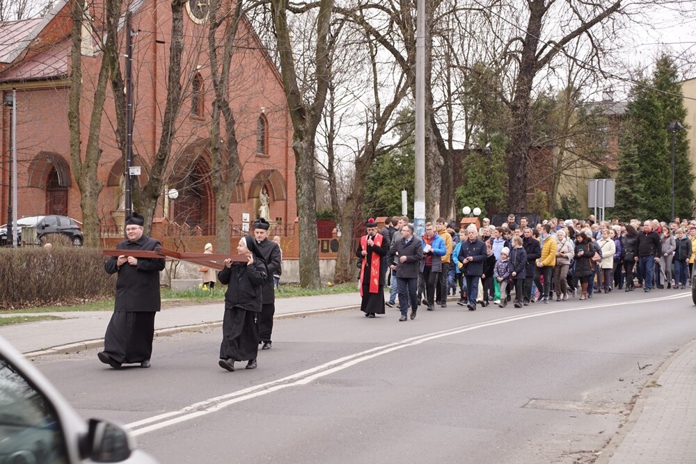 W piątek przed Niedzielą Palmową z kościoła pod wezwaniem św. Marii Magdaleny w Bielszowicach wyruszyła procesja drogi krzyżowej.