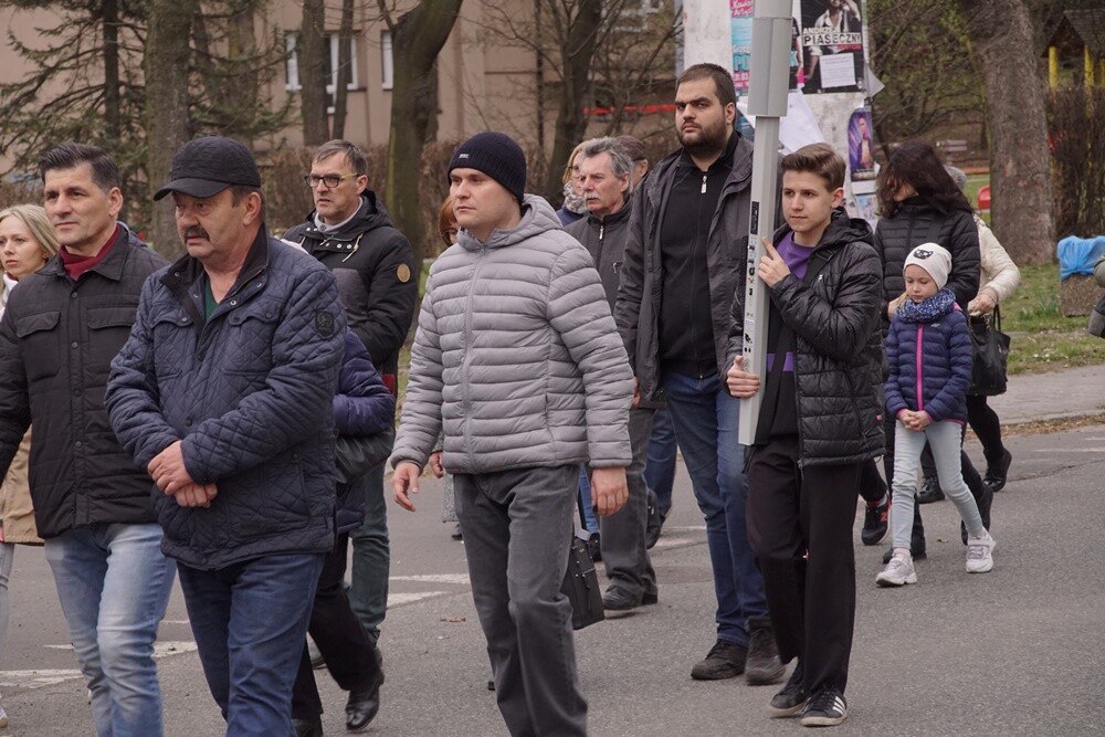 W piątek przed Niedzielą Palmową z kościoła pod wezwaniem św. Marii Magdaleny w Bielszowicach wyruszyła procesja drogi krzyżowej.