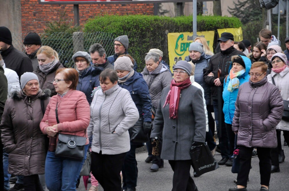 Tradycyjnie, w piątek przed Niedzielą Palmową ulicami wszystkich dzielnic Rudy Śląskiej przeszły procesje drogi krzyżowej.