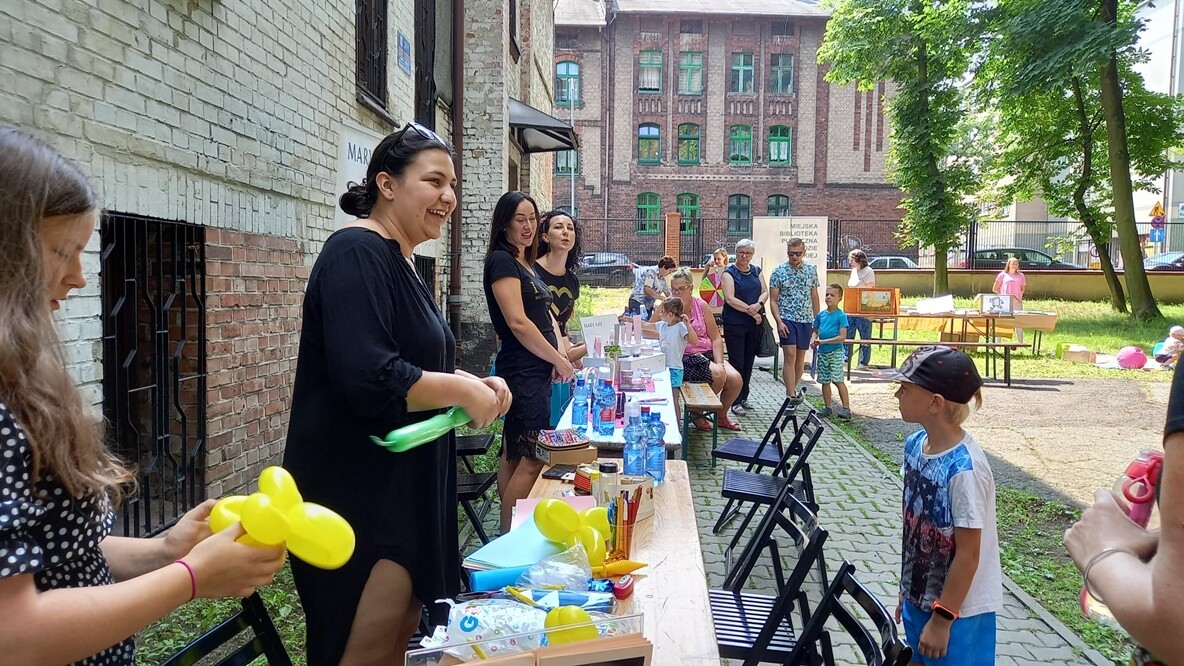 W sobotę, 17 lipca, odbyło się drugie spotkanie z cyklu "Ogrodu Śniadaniowego" organizowanego przez Miejskie Centrum Kultury im. H. Bisty w Rudzie Śląskiej.

fot. MCK