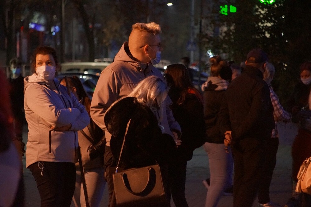 Rudzianki znowu zamanifestowały na rynku w Nowym Bytomiu swój sprzeciw w sprawie wyroku Trybunału Konstytucyjnego. W sobotę, 31 października, w Rudzie Śląskiej odbył się drugi protest kobiet.