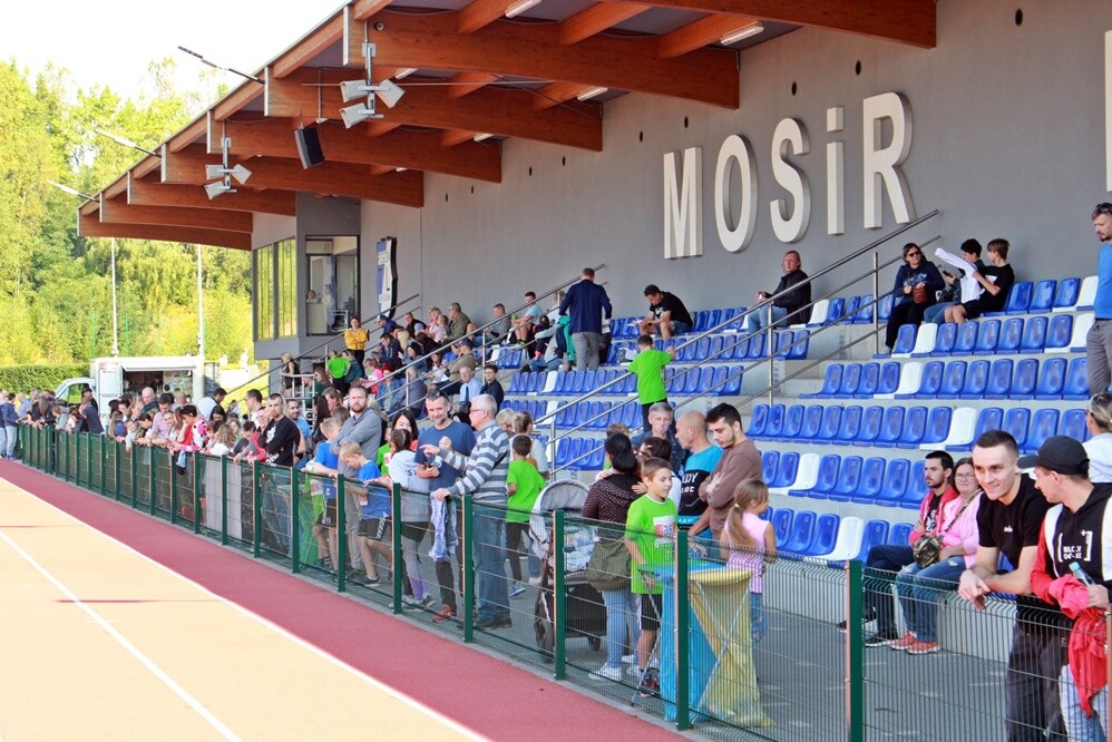 Mali rudzianie w niedzielę mieli okazję sprawdzić swoje siły w biegach sprinterskich! Ruda Śląska była jednym z pięciu miast w Polsce, gdzie została zorganizowana Dziecięca Liga Lekkoatletyczna.