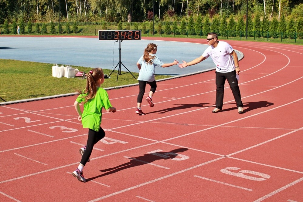 Mali rudzianie w niedzielę mieli okazję sprawdzić swoje siły w biegach sprinterskich! Ruda Śląska była jednym z pięciu miast w Polsce, gdzie została zorganizowana Dziecięca Liga Lekkoatletyczna.