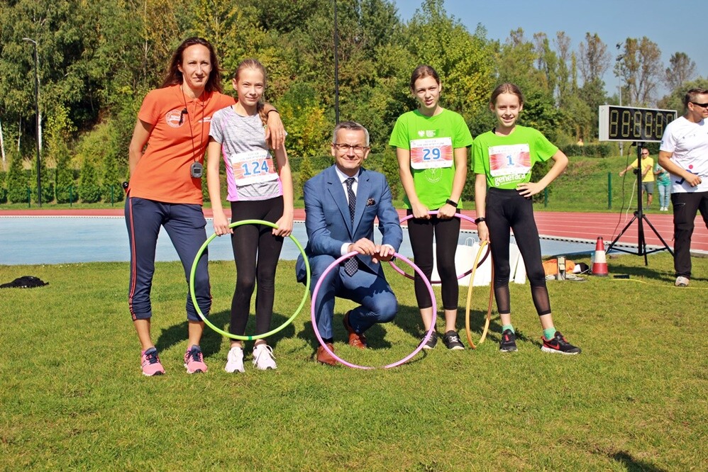Mali rudzianie w niedzielę mieli okazję sprawdzić swoje siły w biegach sprinterskich! Ruda Śląska była jednym z pięciu miast w Polsce, gdzie została zorganizowana Dziecięca Liga Lekkoatletyczna.