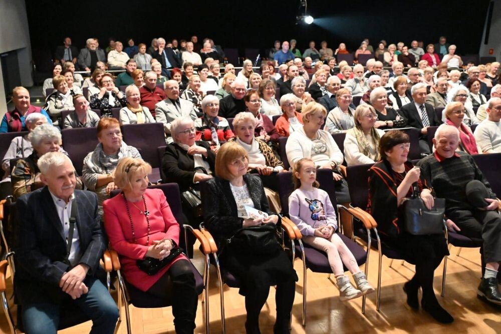 Dzień Babci i Dziadka w Domu Kultury/fot. FB Michał Pierończyk