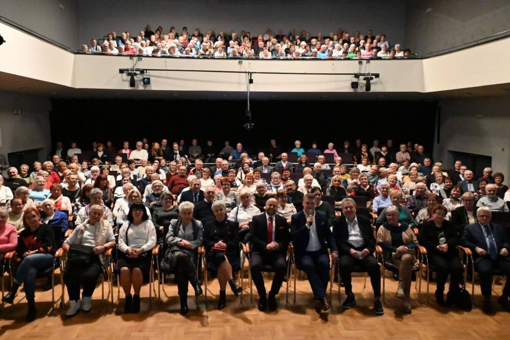 Dzień Babci i Dziadka w Domu Kultury/fot. FB Michał Pierończyk