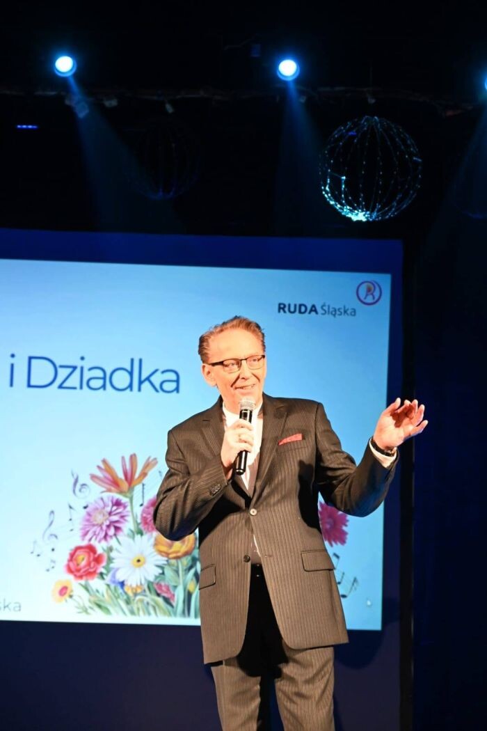 Dzień Babci i Dziadka w Domu Kultury/fot. FB Michał Pierończyk