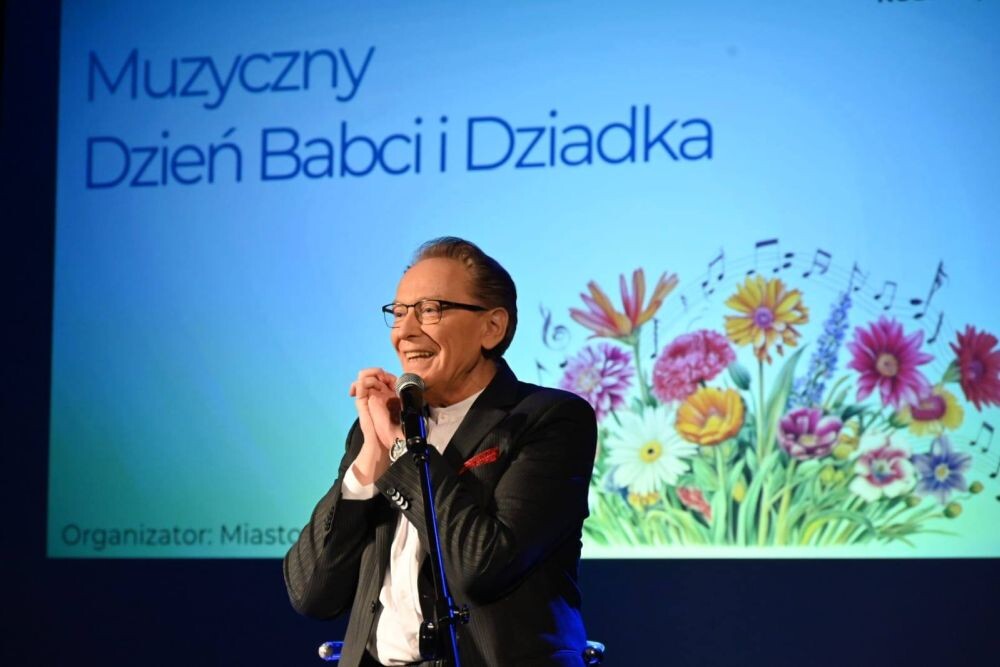 Dzień Babci i Dziadka w Domu Kultury/fot. FB Michał Pierończyk