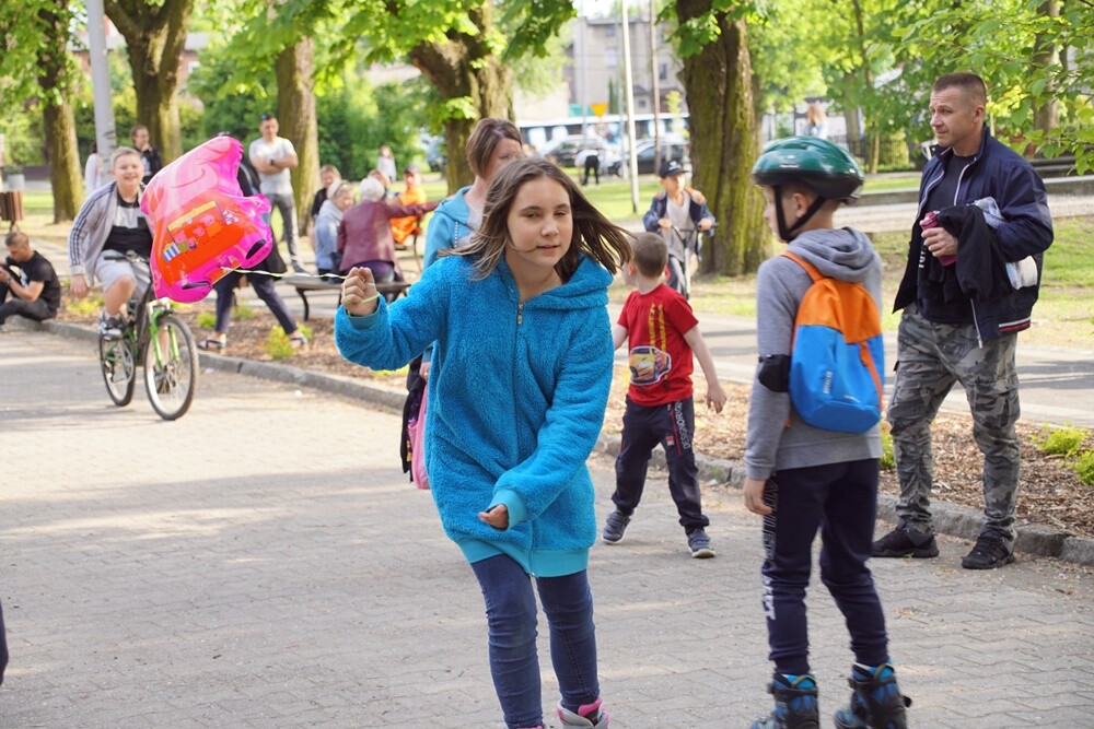 Wczoraj najmłodsi obchodzili swoje święto. Z tej okazji MOSiR Ruda Śląska zorganizował "Rolkowy Dzień Dziecka" na kochłowickich plantach. W ramach wydarzenia dzieci i dorośli mogli wziąć udział w darmowych warsztatach jazdy na rolkach.