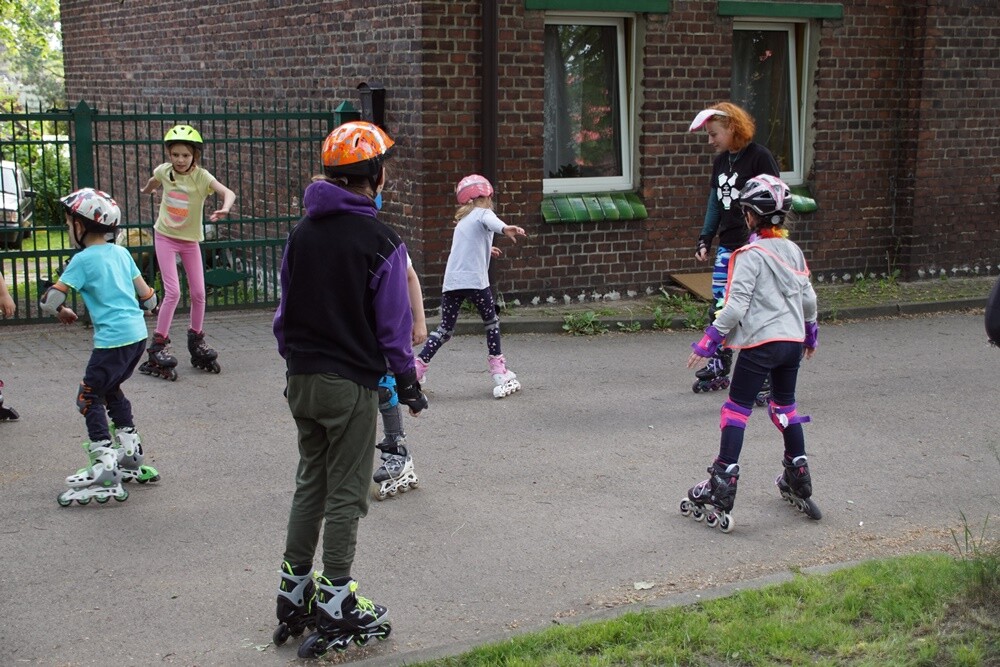 Wczoraj najmłodsi obchodzili swoje święto. Z tej okazji MOSiR Ruda Śląska zorganizował "Rolkowy Dzień Dziecka" na kochłowickich plantach. W ramach wydarzenia dzieci i dorośli mogli wziąć udział w darmowych warsztatach jazdy na rolkach.