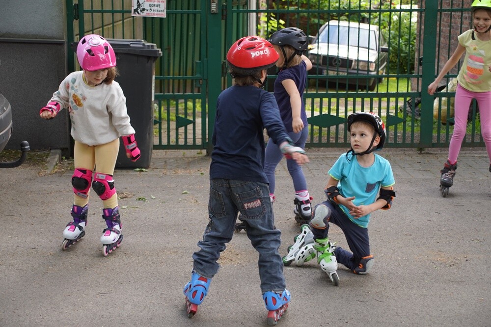 Wczoraj najmłodsi obchodzili swoje święto. Z tej okazji MOSiR Ruda Śląska zorganizował "Rolkowy Dzień Dziecka" na kochłowickich plantach. W ramach wydarzenia dzieci i dorośli mogli wziąć udział w darmowych warsztatach jazdy na rolkach.
