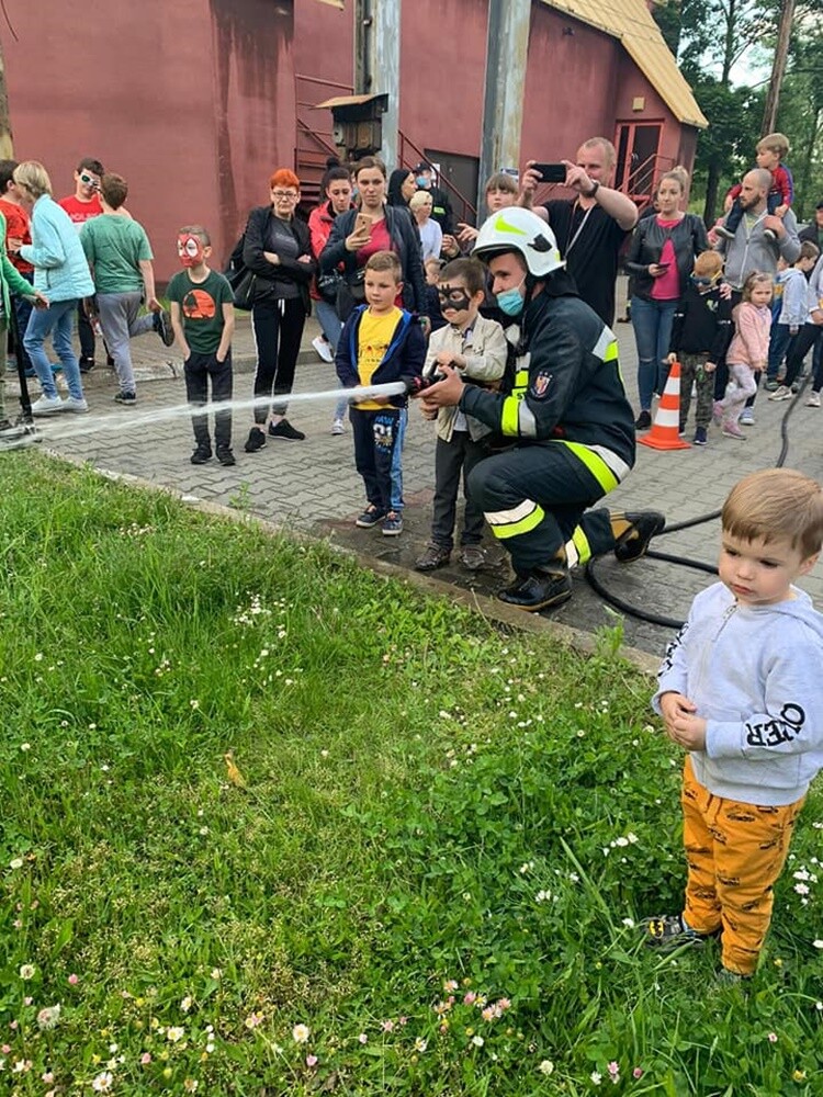 Pierwszy czerwca to wyjątkowy dzień dla wszystkich dzieci. Nie inaczej było w naszym mieście. Na Orliku w Nowym Bytomiu pracownicy Miejskiego Ośrodka Sportu i Rekreacji zorganizowali wyjątkowy Dzień Dziecka. 