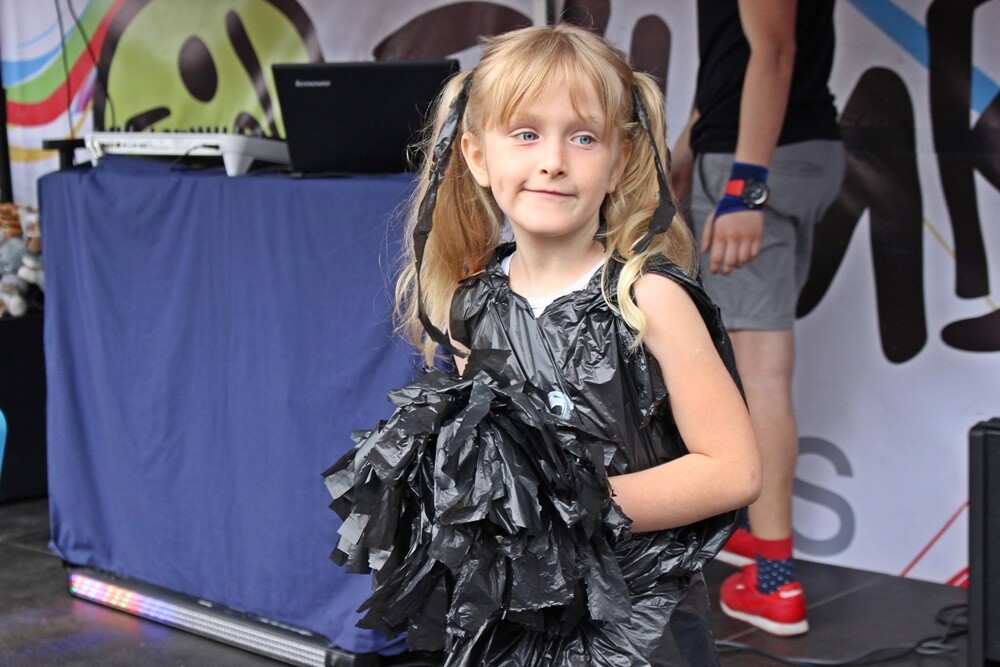 Już dziś obowiązki prezydenta Rudy Śląskiej na jeden dzień obejmie 6-letnia Nadia Koziebrodzka. Taka nagroda przysługuje zwycięzcy konkursu na najlepsze przebranie, który co roku przeprowadzany jest podczas Dnia Dziecka na rudzkim rynku. Dla najmłodszych przygotowano w weekend wiele atrakcji, konkursów i zabaw.