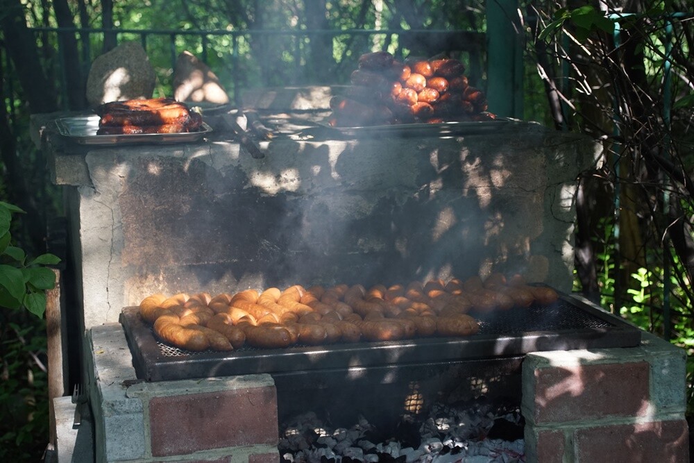 Dzisiaj w Nowym Bytomiu odbył się piknik z okazji Dnia Hutnika. Emeryci związani z Hutą "Pokój" zebrali sie, by wspólnie świętować ten dzień.