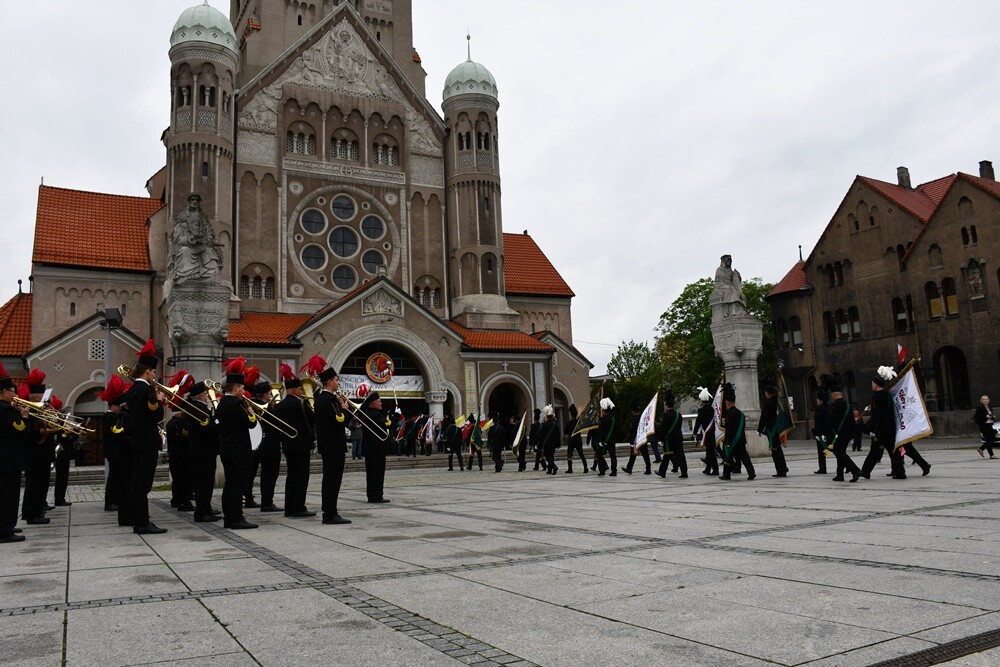 Dzień Hutnika w Rudzie Śląskiej. Hołd dla tradycji i św. Floriana.
