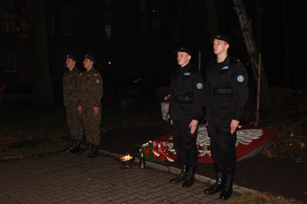 W piątek w ZSO nr 4 im. HC Hoovera w Rudzie Śląskiej odbyły się uroczyste obchody 100-lecia wybuchu I Powstania Śląskiego, połączone z tradycyjnym Dniem Podchorążego.