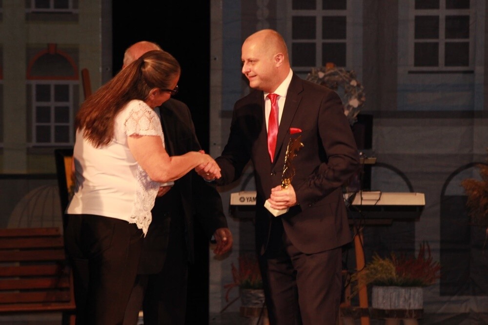 Rudzcy seniorzy świętowali! W Domu Kultury w Bielszowicach odbyły się dwa koncerty z okazji tegorocznego Dnia Seniora. Na scenie wystąpiły gwiazdy śląskiej sceny muzycznej!