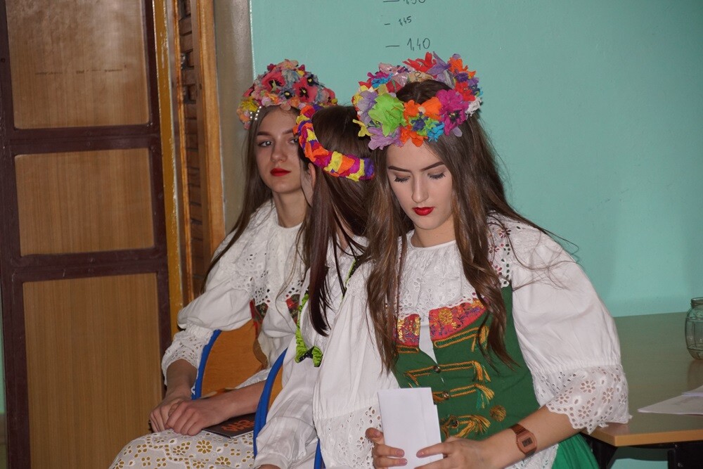 Piękne stroje i ogromne zamiłowanie do śląskiej kultury i tradycji zaprezentowali dzisiaj (12.03) uczniowie Szkoły Podstawowej nr 2 w Bykowinie, podczas obchodów Dnia Śląskiego.