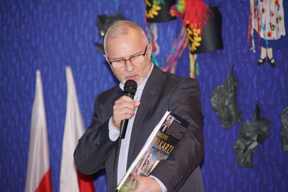 Piękne stroje i ogromne zamiłowanie do śląskiej kultury i tradycji zaprezentowali dzisiaj (12.03) uczniowie Szkoły Podstawowej nr 2 w Bykowinie, podczas obchodów Dnia Śląskiego.